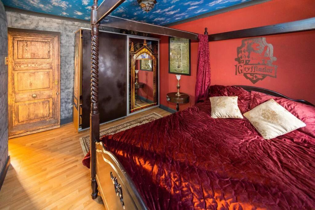 Hogwarts Hideaway Themed Property Вотфорд Екстер'єр фото