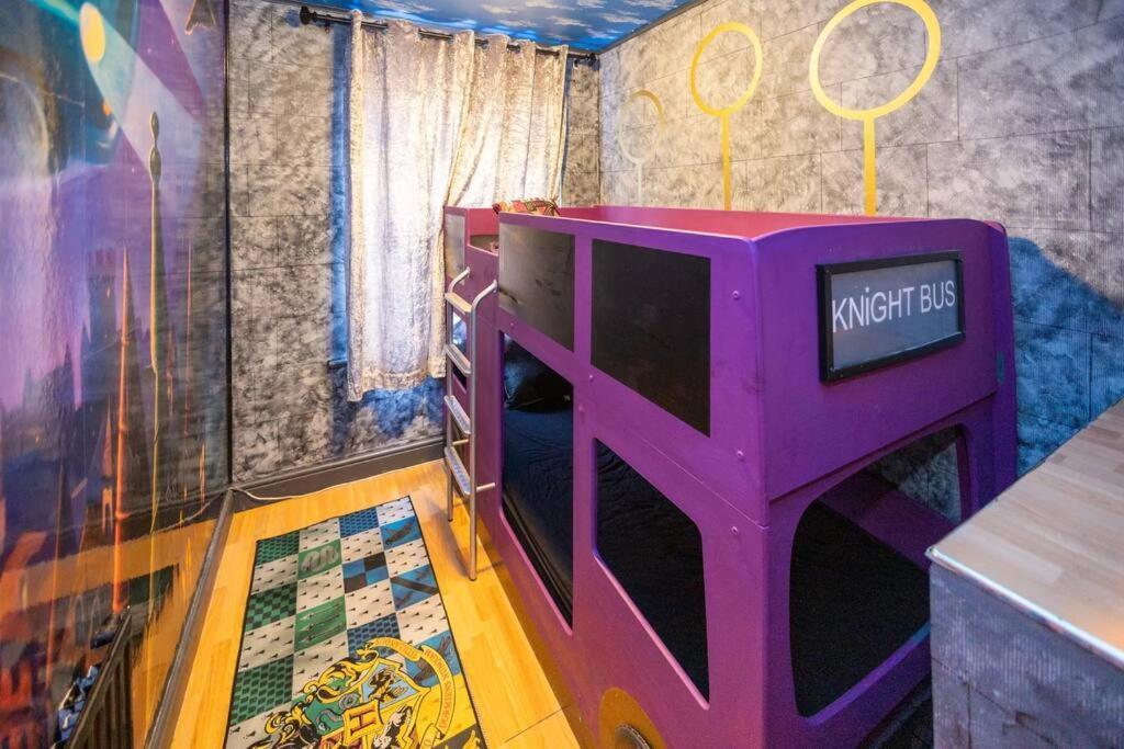 Hogwarts Hideaway Themed Property Вотфорд Екстер'єр фото