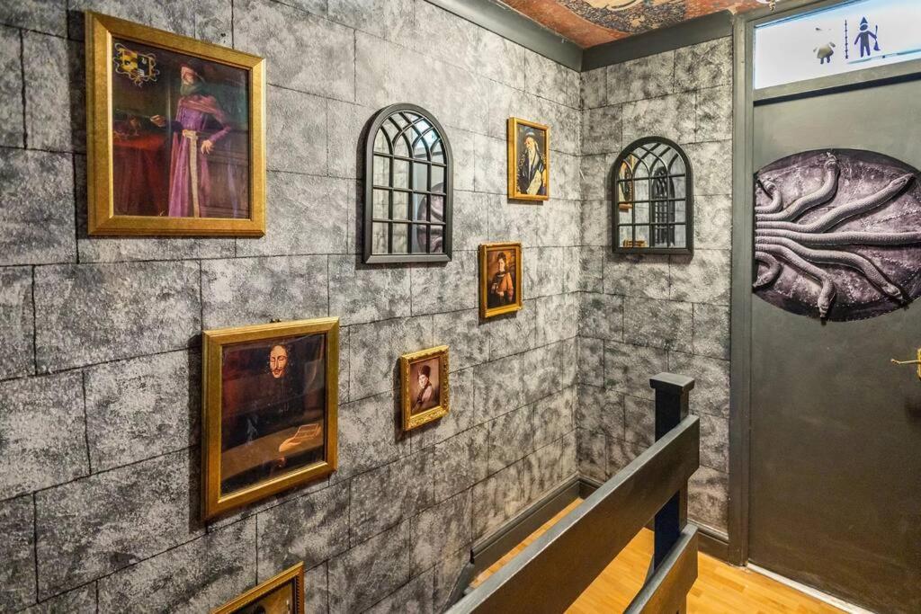 Hogwarts Hideaway Themed Property Вотфорд Екстер'єр фото